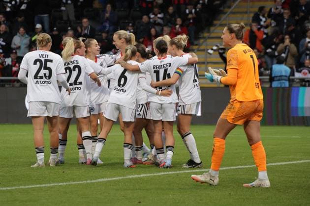 22 09 2025, xgrfx, Soccer Google Pixel Womens Bundesliga, Eintracht Frankfurt RB Leipzig v l Goal, Amanda Ilestedt Eintracht Frankfurt DFL DFB REGULATIONS PROHIBIT ANY USE OF PHOTOGRAPHS as IMAGE SEQUENCES and or QUASI VIDEO Frankfurt am Main