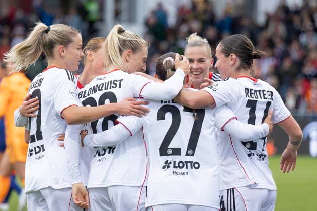 Google Pixel Womens Bundesliga Eintracht Frankfurt RB Leipzig, 22 09 2025 Laura Freigang Eintracht Frankfurt 10 Ereleta Memeti Eintracht Frankfurt 27 Rebecka Blomqvist Eintracht Frankfurt 28 Geraldine Reuteler Eintracht Frankfurt 14 Nadine Riesen Eintracht Frankfurt 22 celebrate the goal for 1 0, Eintracht Frankfurt RB Leipzig, Frankfurt, Stadion am Brentanobad, 22 9 2025 Copyright: xBEAUTIFULxSPORTS Gawlikx