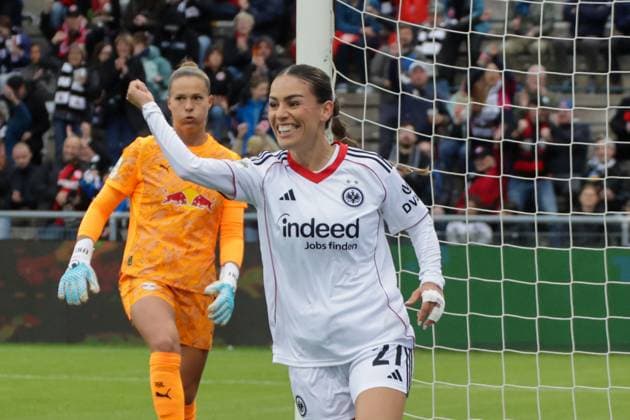 22 09 2025, xgrfx, Soccer Google Pixel Women Bundesliga, Eintracht Frankfurt RB Leipzig v l Goal, Ereleta Memeti Eintracht Frankfurt DFL DFB REGULATIONS PROHIBIT ANY USE OF PHOTOGRAPHS as IMAGE SEQUENCES and or QUASI VIDEO Frankfurt am Main