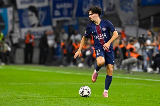 FOOTBALL : Olympique de Marseille VS Paris Saint Germain - Ligue 1 McDonald s - 22 09 2025 Vitinha (PSG) - Ligue 1 Mcdonald s match between Olympique de Marseille and Paris Saint Germain on September 22, 2025 at the Orange Velodrome Stadium in Marseille. MarseilleFrance  Copyright: xWilliamxCannarellax