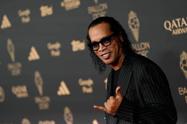 69th Ballon D Or Photocall At Theatre Du Chatelet In Paris PARIS, FRANCE - SEPTEMBER 22: Ronaldinho attends the 69th Ballon D Or Photocall at Theatre Du Chatelet on September 22, 2025 in Paris, France. Paris France  Copyright: xJosexBretonx originalFilename:bretonhernandez-69thball250922_npL6t.jpg