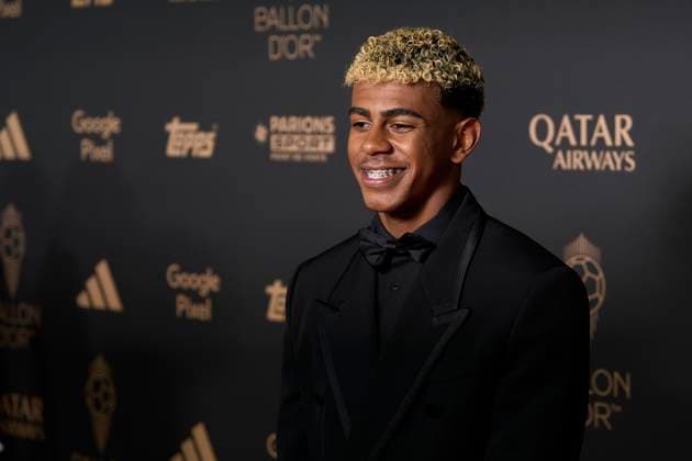 69th Ballon D Or Photocall At Theatre Du Chatelet In Paris PARIS, FRANCE - SEPTEMBER 22: Lamine Yamal of Barcelona and Spain attends the 69th Ballon D Or Photocall at Theatre Du Chatelet on September 22, 2025 in Paris, France. Paris France  Copyright: xJosexBretonx originalFilename:bretonhernandez-69thball250922_npnkA.jpg