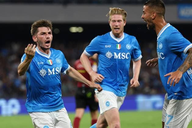 Billy Gilmour of SSC Napoli celebrates with team mates after scoring the goal of 1-0 during the Serie A 2025 2026 football match between SSC Napoli and Pisa Sporting Club at Diego Armando Maradona stadium in Naples (Italy), September 22nd, 2025. CesarexPurini