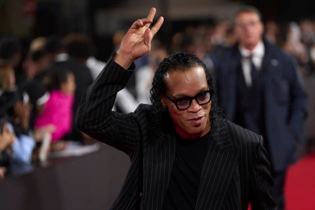 69th Ballon D Or Photocall At Theatre Du Chatelet In Paris PARIS, FRANCE - SEPTEMBER 22: Ronaldinho attends the 69th Ballon D Or Photocall at Theatre Du Chatelet on September 22, 2025 in Paris, France. Paris France  Copyright: xJosexBretonx originalFilename:bretonhernandez-69thball250922_npD7H.jpg