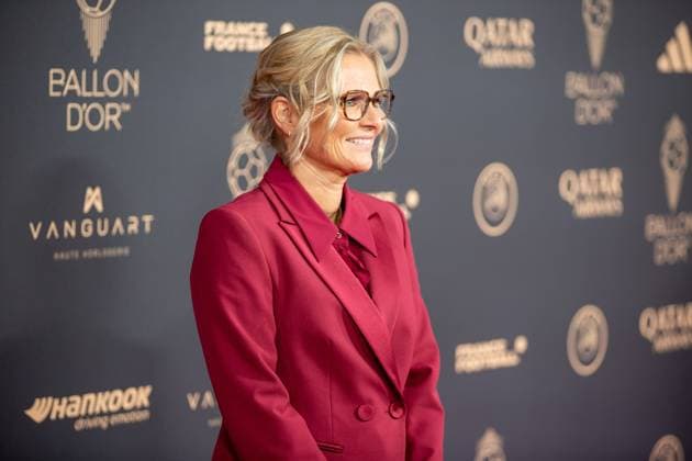 September 22, 2025, Paris, Å½Le-De-France, France: September 22, 2025, Paris, France: Sarina Wiegman, awarded with Johan Cruyff award, on the red carpet in the Tho oÂ¢tre du ChoÂ¢telet. Paris France - ZUMAp284 20250922_zip_p284_015 Copyright: xMickaelxPintax