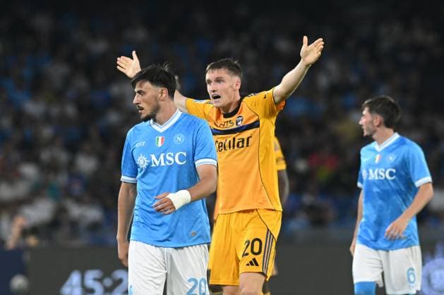Michel Aebischer of Pisa SC 1990 gestures during the Seie A Enelive match between SSC Napoli vs Pisa FC 1909 at Diego Armndo Maradona Stadium  Copyright: xDaniloxGemito IPAxSportx xipa-agency.netx xx IPA_65550415 IPA_Agency_IPA65550415