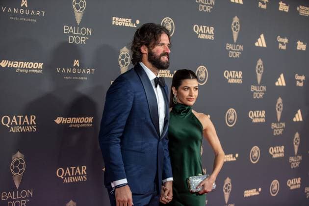 September 22, 2025, Paris, Å½Le-De-France, France: September 22, 2025, Paris, France: Liverpool goalkeeper Alisson Becker on the red carpet in the Tho oÂ¢tre du ChoÂ¢telet. Paris France - ZUMAp284 20250922_zip_p284_043 Copyright: xMickaelxPintax