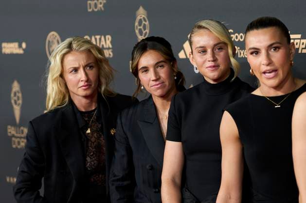 69th Ballon D Or Photocall At Theatre Du Chatelet In Paris PARIS, FRANCE - SEPTEMBER 22: Mariona Caldentey and her teammates attends the 69th Ballon D Or Photocall at Theatre Du Chatelet on September 22, 2025 in Paris, France. Paris France  Copyright: xJosexBretonx originalFilename:bretonhernandez-69thball250922_nppnK.jpg