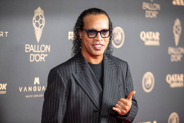 September 22, 2025, Paris, Paris, France: September 22, 2025, Paris, France: Ronaldinho, 2005 Ballon d Or winner, on the red carpet in the Tho oÂ¢tre du ChoÂ¢telet. Paris France - ZUMAp284 20250922_zip_p284_096 Copyright: xMickaelxPintax
