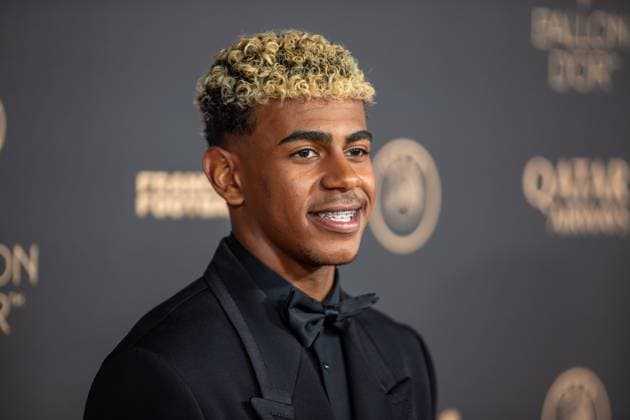 September 22, 2025, Paris, Å½Le-De-France, France: September 22, 2025, Paris, France: Lamine Yamal on the red carpet in the Tho oÂ¢tre du ChoÂ¢telet. Paris France - ZUMAp284 20250922_zip_p284_103 Copyright: xMickaelxPintax