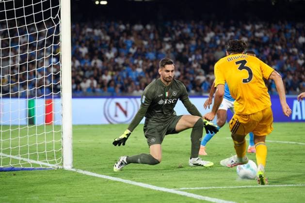 Serie A football match - 2025 26 Napoli vs. Pisa During the 2025 26 Italian Serie A football match between SSC Napoli and Pisa on September 22, 2025, at the Diego Armando Maradona Stadium in Naples. Pictured: Alex Meret of SSC Napoli NAPOLI stadio Diego Armando Maradona CAMPANIA ITALIA Copyright: xFABIOxSASSOxFabioxSassox Napoli Pisa2025_09_22Fabio Sasso4451