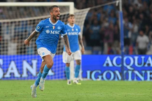 Leonardo Spinazzola of SSC Napoli celebrates after scoring his goal in the 73th minute for 2-1 during the match of 4th day of the Serie A Championship between S.S.C Napoli and A.C.Pisa at the Maradona Stadium on September 22, 2025 in Rome, Italy. during SSC Napoli vs Pisa SC, Italian soccer Serie A match in Naples, Italy, September 22 2025  Copyright: xRobertoxRamaccia IPAxSportx xipa-agency.netx xx IPA_65551787 IPA_Agency_IPA65551787