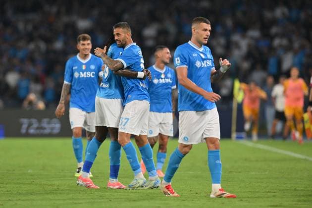 Leonardo Spinazzola of SSC Napoli celebrates after scoring his goal in the 73th minute for 2-1 during the match of 4th day of the Serie A Championship between S.S.C Napoli and A.C.Pisa at the Maradona Stadium on September 22, 2025 in Rome, Italy. during SSC Napoli vs Pisa SC, Italian soccer Serie A match in Naples, Italy, September 22 2025  Copyright: xRobertoxRamaccia IPAxSportx xipa-agency.netx xx IPA_65551813 IPA_Agency_IPA65551813