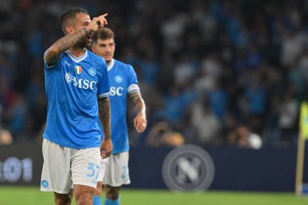 Leonardo Spinazzola of SSC Napoli celebrates after scoring his goal in the 73th minute for 2-1 during the match of 4th day of the Serie A Championship between S.S.C Napoli and A.C.Pisa at the Maradona Stadium on September 22, 2025 in Rome, Italy. during SSC Napoli vs Pisa SC, Italian soccer Serie A match in Naples, Italy, September 22 2025  Copyright: xRobertoxRamaccia IPAxSportx xipa-agency.netx xx IPA_65551816 IPA_Agency_IPA65551816