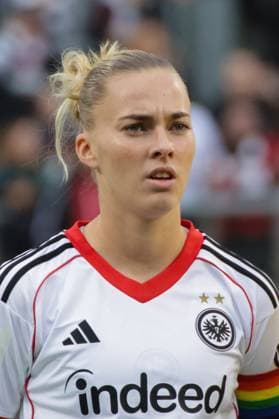 22 09 2025, xgrfx, Fußball Google Pixel Frauen Bundesliga, Eintracht Frankfurt RB Leipzig v l Laura Freigang Eintracht Frankfurt DFL DFB REGULATIONS PROHIBIT ANY USE OF PHOTOGRAPHS as IMAGE SEQUENCES and or QUASI VIDEO Frankfurt am Main