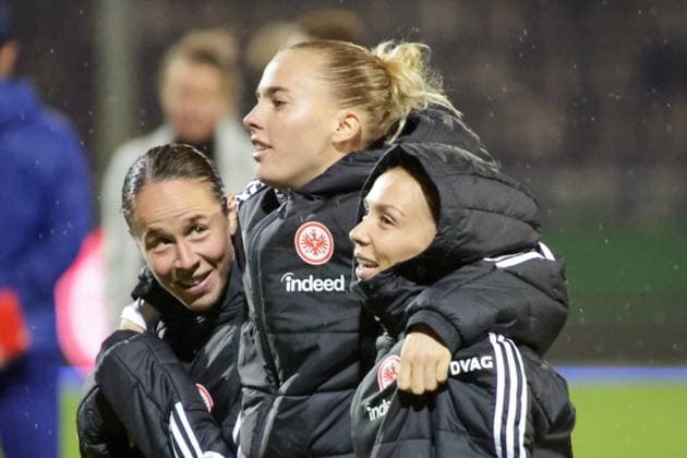 22 09 2025, xgrfx, Soccer Google Pixel Women Bundesliga, Eintracht Frankfurt RB Leipzig v l Geraldine Reuteler, Laura Freigang, Elisa Senß Eintracht Frankfurt DFL DFB REGULATIONS PROHIBIT ANY USE OF PHOTOGRAPHS as IMAGE SEQUENCES and or QUASI VIDEO Frankfurt am Main
