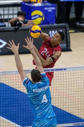 September 22, 2025, Pasay City, Manila, Philippines: USA vs Slovenia during the FIVB Mens Volleyball World Championship, WM, Weltmeisterschaft 2025 in Manila, Philippines. USA and Slovenia at 1 set all. USA lead in the 3rd set. Merrick McHENRY in action Pasay City Philippines - ZUMAr144 20250922_zap_r144_002 Copyright: xJaynexRussellx