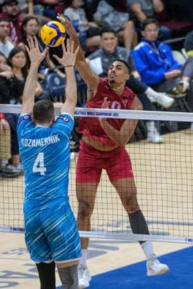September 22, 2025, Pasay City, Manila, Philippines: USA vs Slovenia during the FIVB Mens Volleyball World Championship, WM, Weltmeisterschaft 2025 in Manila, Philippines. USA and Slovenia at 1 set all. USA lead in the 3rd set. USA Gabriel GARCIA at the net Pasay City Philippines - ZUMAr144 20250922_zap_r144_025 Copyright: xJaynexRussellx