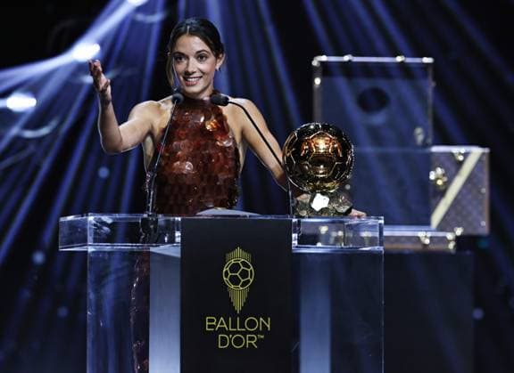 (250923) -- PARIS, Sept. 23, 2025 -- Barcelona s Spanish midfielder Aitana Bonmati speaks on stage as she receives the Woman Ballon d Or award during the 2025 Ballon d Or France Football award ceremony at the Theatre du Chatelet in Paris, France, on Sept. 22, 2025. ) (SP)FRANCE-PARIS-FOOTBALL-BALLON D OR CEREMONY GaoxJing 