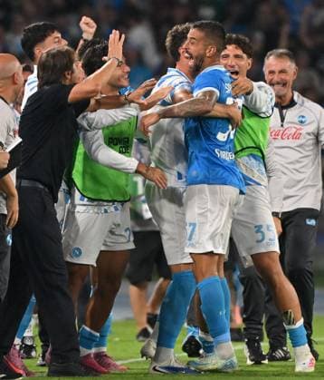 (250923) -- NAPLES, Sept. 23, 2025 -- Napoli s Leonardo Spinazzola (3rd R) celebrates his goal with teammates and head coach Antonio Conte (3rd L) during a Serie A football match between Napoli and Pisa in Naples, Italy, Sept. 22, 2025. (Photo by Xinhua) (SP)ITALY-NAPLES-FOOTBALL-SERIE A-NAPOLI VS PISA AlbertoxLingria 