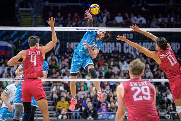 September 22, 2025, Pasay City, Manila, Philippines: USA vs Slovenia during the FIVB Mens Volleyball World Championship, WM, Weltmeisterschaft 2025 in Manila, Philippines. Slovenia s MujanoviÄÂ Nik Pasay City Philippines - ZUMAr144 20250922_zap_r144_040 Copyright: xJaynexRussellx