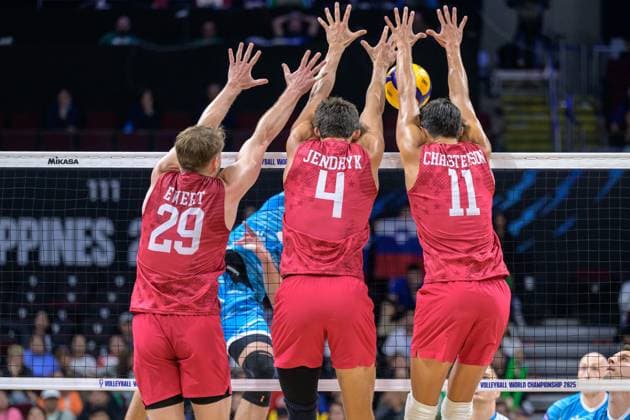 September 22, 2025, Pasay City, Manila, Philippines: USA vs Slovenia during the FIVB Mens Volleyball World Championship, WM, Weltmeisterschaft 2025 in Manila, Philippines Pasay City Philippines - ZUMAr144 20250922_zap_r144_058 Copyright: xJaynexRussellx