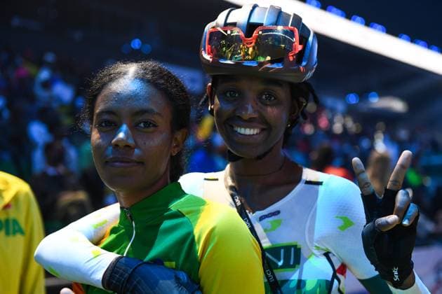 2025 UCI Road World Championships Picture by Simon Wilkinson SWpix.com - 23 09 2025 - Cycling - 2025 UCI Road World Championships - BK Arena to Kigali Convention Centre, Kigali, Rwanda - Women Junior Individual Time Trial (ITT) Podium - Rahel Gimbato (Ethiopia), Georgette Vignonfodo N (Benin) Copyright: x xSWpix.comx(t axPhotographyxHubxLtd)xSimonxWilkinson SWpix.comx SWP-3030-5843