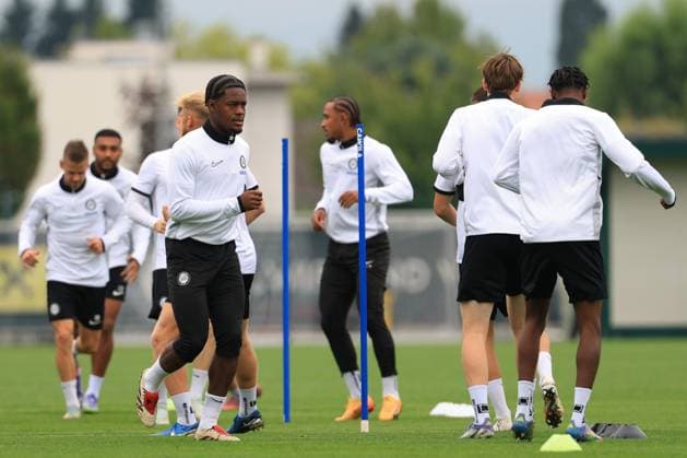 SOCCER - UEFA EL, Midtjylland vs Sturm GRAZ,AUSTRIA,23.SEP.25 - SOCCER - UEFA Europa League, FC Midtjylland vs SK Sturm Graz, preview, training Sturm. Image shows the team of Sturm with Tochi Chukwuani (Sturm).  GEPAxpictures xMarioxBuehner-Weinrauch