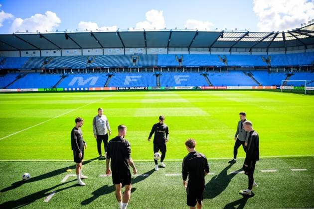250923 Players ahead of a training session with Malmö FF on September 23, 2025 in Malmö Photo Ludvig Thunman BILDBYRAN code LT LT0728 fotboll football soccer fotball uefa europa league europa league träning practice training malmö ff bbeng  Copyright: LUDVIGxTHUNMAN BB250923LT006