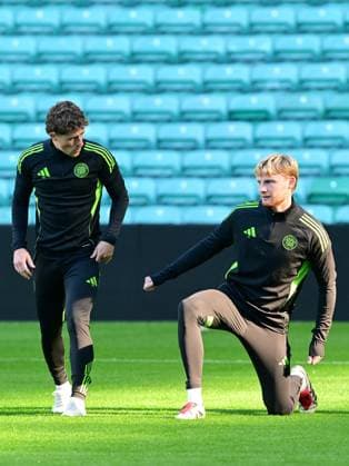Luke McCowan and Liam Scales of Celtic training ahead of the UEFA Europa League match, round 1 of 8 between Crvena zvezda and Celtic FC at Celtic Park, on 23rd September 2025 in Glasgow, Scotland. (Picture by Mark Runnacles) Celtic Training Session and press conference, PK, Pressekonferenz UEFA Europa League, Football, Scotland, UK - 23 Sep 2025Belgrade Rajko Mitic Stadium Serbia EDITORIAL USE ONLY No use with unauthorised audio, video, data, fixture lists, club league logos or live services. Online in-match use limited to 120 images, no video emulation. No use in betting, games or single club league player publications. Copyright: xMarkxRunnacles Shutterstockx 15499179j