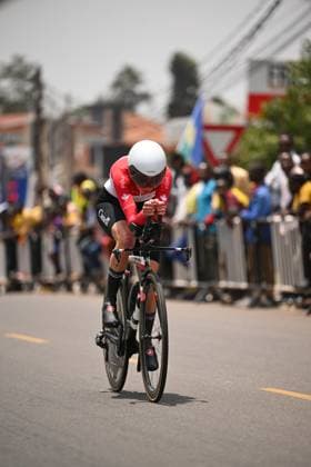 2025 UCI Road World Championships Picture by Chris Auld SWpix.com - 23 09 2025 - Cycling - 2025 UCI Road World Championships - BK Arena to Kigali Convention Centre, Kigali, Rwanda - Women Junior Individual Time Trial (ITT) Podium - Sidney Swierenga (Canada) Copyright: x xSWpix.comx(t axPhotographyxHubxLtd)xChrisxAuld SWpix.comx SWP-3030-5976