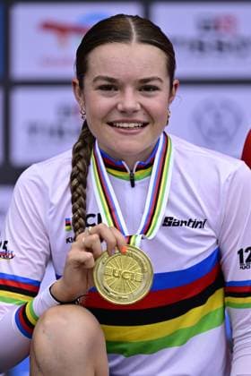 Winner world champion Dutch Megan Arens celebrates on the podium of the Women Junior Individual Time Trial race (18,3km) at the cycling road world championships, in Kigali, Rwanda, Tuesday 23 September 2025. The 2025 UCI Road World Championships take place from 21 to 28 September in Kigali, Rwanda. DIRKxWAEM  x135068635x