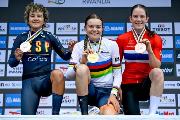 UCI 2025 Road World Championship, WM, Weltmeisterschaft Kigali 23 09 2025 KIGALI, RWANDA - SEPTEMBER 23 : Arens Megan (NED) Gissinger Oda Aune (NOR) and Boothman Erin (GBR) during the Women Junior Individual Time Trial of the UCI Road World Championships 2025 92nd edition an UCI World Championships cycling race of 18.3 km with start in Kigali and finish in Kigali on September 23, 2025 in Kigali, Rwanda, 23 09 2025 Kigali Rwanda  Copyright: xJanxDexMeuleneirx