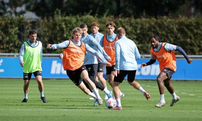 Luca Schuler, Jon Dagur Thorsteinsson duel Match scene Action Sport Football Soccer Season 2025 2026 2 Bundesliga Men DFL 23 09 2025 Training Hertha BSC Berlin DFL regulations prohibit any use of photographs as image sequences and or quasi video
