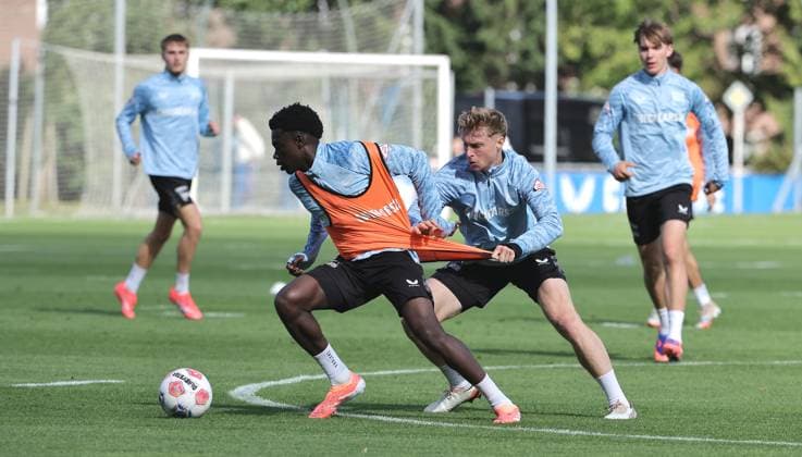Boris Mamuzah Lum, Julian Eitschberger duel match scene action sport soccer soccer season 2025 2026 2 Bundesliga men DFL 23 09 2025 Training Hertha BSC Berlin DFL regulations prohibit any use of photographs as image sequences and or quasi video