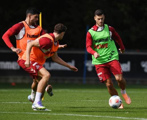 23 09 2025, xophax, Fußball , 1 FC Köln 1 FC Köln, Fußball Bundesliga Saison 2025 2026 , Training From left to right Cenk Özkacar , Eric Martel and Tom Krauss DFL DFB REGULATIONS PROHIBIT ANY USE OF PHOTOGRAPHS as IMAGE SEQUENCES and or QUASI VIDEO Köln
