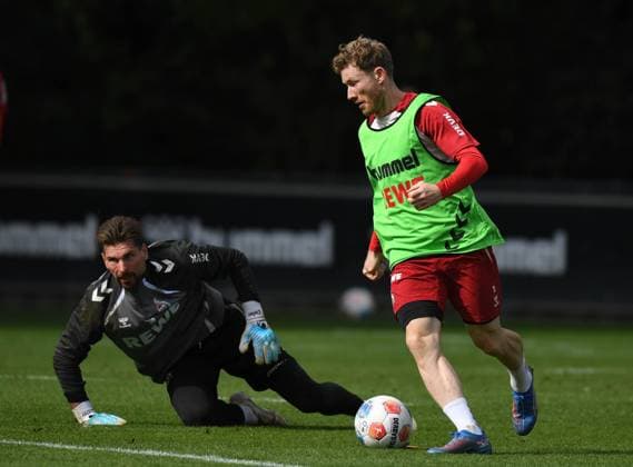 23 09 2025, xophax, Fußball , 1 FC Köln 1 FC Köln, Fußball Bundesliga Saison 2025 2026 , Training From left to right Ron Robert Zieler and Florian Kainz, right both 1 FC Köln DFL DFB REGULATIONS PROHIBIT ANY USE OF PHOTOGRAPHS as IMAGE SEQUENCES and or QUASI VIDEO Köln