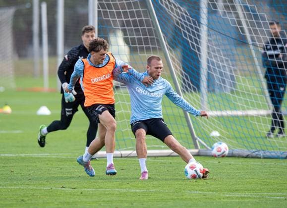 Soccer, Men, Season 2025 26, 2 Bundesliga, Hertha BSC, Training, f l Maurice Krattenmacher Hertha BSC , Jon Dagur Thorsteinsson Hertha BSC , 23 09 2025, Copyright: xSebastianxRäppold MatthiasxKochx