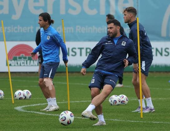 23 09 2025, TSV 1860 Training, Gruenwalderstrasse Muenchen, Soccer, Sports, in the picture Tunay Deniz TSV 1860 Muenchen , Kevin Volland TSV 1860 Muenchen and Florian Niederlechner TSV 1860 Muenchen