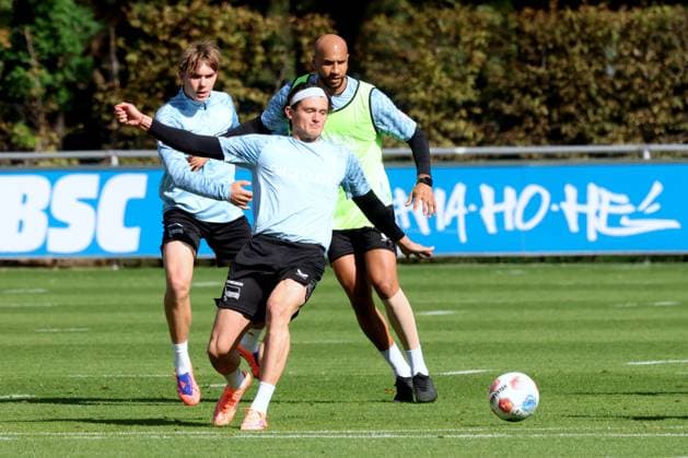 DEU, DFL, 2 FBL Hertha BSC, Training, 23 09 2025, Sportforum, Berlin, DEU, DFL, 2 FBL Hertha BSC, Training, im Bild Fabian Reese Hertha BSC Berlin 11 , Toni Leistner Hertha BSC Berlin 37 , Kennet Eichhorn Hertha BSC Berlin 23 DFL regulations prohibit any use of Photographs as image sequences and or quasi video nordphotoxGmbHx xEngler nph00076