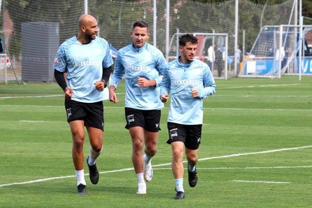 DEU, DFL, 2 FBL Hertha BSC, Training, 23 09 2025, Sportforum, Berlin, DEU, DFL, 2 FBL Hertha BSC, Training, im Bild John Anthony Brooks Hertha BSC Berlin 25 , Paul Seguin Hertha BSC Berlin 30 , Diego Demme Hertha BSC Berlin 6 DFL regulations prohibit any use of Photographs as image sequences and or quasi video nordphotoxGmbHx xEngler nph00076