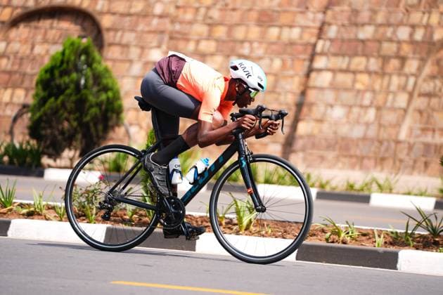2025 UCI Road World Championships Picture by Zac Williams SWpix.com - 23 09 2025 - Cycling - 2025 UCI Road World Championships - BK Arena to Kigali Convention Centre, Kigali, Rwanda - Men Junior Individual Time Trial (ITT) - Copyright: x xSWpix.comx(t axPhotographyxHubxLtd)xZacxWilliams SWpix.comx SWP-3030-6160
