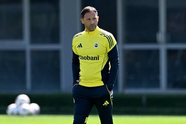 Ahead of the Dinamo Zagreb v Fenerbahce - UEFA Europa League ISTANBUL, TURKIYE - SEPTEMBER 23: Fenerbahce head coach Domenico Tedesco leads the training session ahead of the UEFA Europa League first week match between Dinamo Zagreb and Fenerbahce at Can Bartu Facilities in Istanbul, Turkiye on September 23, 2025. Ahmet Okatali Anadolu Istanbul Turkey. Editorial use only. Please get in touch for any other usage.  Copyright: x2025xAnadoluxAhmetxOkatalix