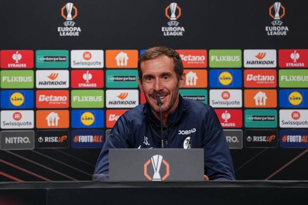 Julian Schuster SC Freiburg, Coach , Press conference of SC Freiburg before the first Europa League match in the league phase, Press conference, Germany, Football, UEFA Europa League, 1 matchday, 2025 2026, SC Freiburg vs FC Basel, 23 09 2025, Press conference of SC Freiburg before the first Europa League match in the league phase, Press conference, Switzerland, Europa Park Stadion, Freiburg, Germany Freiburg Europa Park Stadion Baden Württemberg Germany Copyright: xArnexAmbergx