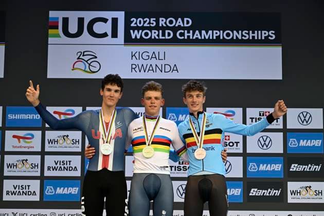 UCI 2025 Road World Championship, WM, Weltmeisterschaft Kigali 23 09 2025 KIGALI, RWANDA - SEPTEMBER 23 : Mouris Michiel (NED), Barry Ashlin (USA) and Van Kerckhove Seff (BEL) during the podium ceremony during the Men Junior Individual Time Trial of the UCI Road World Championships 2025 92nd edition an UCI World Championships cycling race of 22.6 km with start in Kigali and finish in Kigali on September 23, 2025 in Kigali, Rwanda, 23 09 2025 Kigali Rwanda  Copyright: xJanxDexMeuleneirx