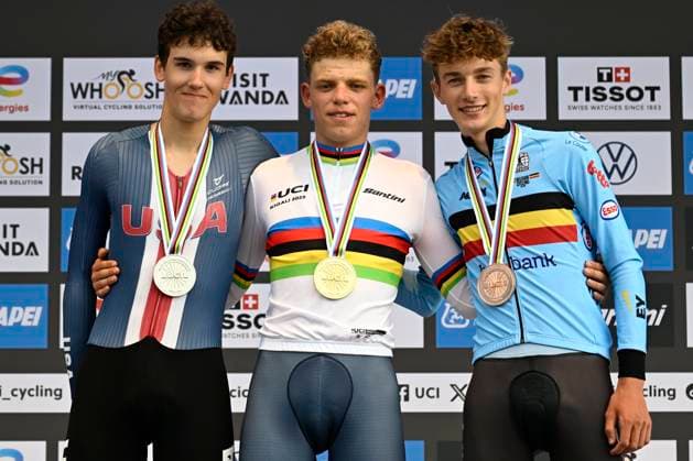 UCI 2025 Road World Championship, WM, Weltmeisterschaft Kigali 23 09 2025 KIGALI, RWANDA - SEPTEMBER 23 : Mouris Michiel (NED), Barry Ashlin (USA) and Van Kerckhove Seff (BEL) during the podium ceremony during the Men Junior Individual Time Trial of the UCI Road World Championships 2025 92nd edition an UCI World Championships cycling race of 22.6 km with start in Kigali and finish in Kigali on September 23, 2025 in Kigali, Rwanda, 23 09 2025 Kigali Rwanda  Copyright: xJanxDexMeuleneirx