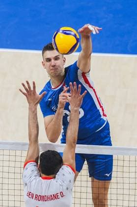 (250923) -- PASAY CITY, Sept. 23, 2025 -- Patrik Indra (back) of the Czech Republic competes during the round of 16 match between the Czech Republic and Tunisia at the FIVB Men s World Championship, WM, Weltmeisterschaft 2025 in Pasay City, the Philippines, Sept. 23, 2025. ) (SP)PHILIPPINES-PASAY CITY-VOLLEYBALL-FIVB MEN S WORLD CHAMPIONSHIP 2025-TUN VS CZE ROUELLExUMALI 