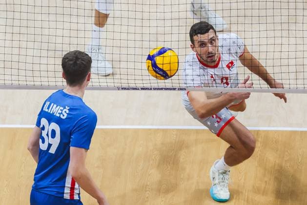 (250923) -- PASAY CITY, Sept. 23, 2025 -- Khaled Ben Slimene (R) of Tunisia competes during the round of 16 match between the Czech Republic and Tunisia at the FIVB Men s World Championship, WM, Weltmeisterschaft 2025 in Pasay City, the Philippines, Sept. 23, 2025. ) (SP)PHILIPPINES-PASAY CITY-VOLLEYBALL-FIVB MEN S WORLD CHAMPIONSHIP 2025-TUN VS CZE ROUELLExUMALI 