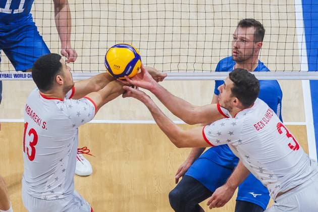 (250923) -- PASAY CITY, Sept. 23, 2025 -- Selim Mbareki (front L) and Khaled Ben Slimene (front R) of Tunisia compete during the round of 16 match between the Czech Republic and Tunisia at the FIVB Men s World Championship, WM, Weltmeisterschaft 2025 in Pasay City, the Philippines, Sept. 23, 2025. ) (SP)PHILIPPINES-PASAY CITY-VOLLEYBALL-FIVB MEN S WORLD CHAMPIONSHIP 2025-TUN VS CZE ROUELLExUMALI 