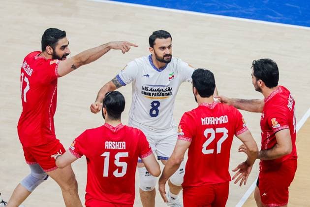 (250923) -- PASAY CITY, Sept. 23, 2025 -- Players of Iran celebrate after scoring a point during the round of 16 match between Serbia and Iran at the FIVB Men s World Championship, WM, Weltmeisterschaft 2025 in Pasay City, the Philippines, on September 23, 2025. ) (SP)PHILIPPINES-PASAY CITY-VOLLEYBALL-FIVB MEN S WORLD CHAMPIONSHIP 2025-SRB VS IRI ROUELLExUMALI 